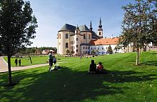 Klášterní zahrady – moderní odpočinkový park v historickém centru Litomyšle, zdroj: archív Vydavatelství MCU, foto: Libor Sváček