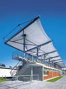 Tribuna městského stadionu Černá hora, 2003, A. Burian, G. Křivinka, zdroj: archív Vydavatelství MCU, foto: Libor Sváček